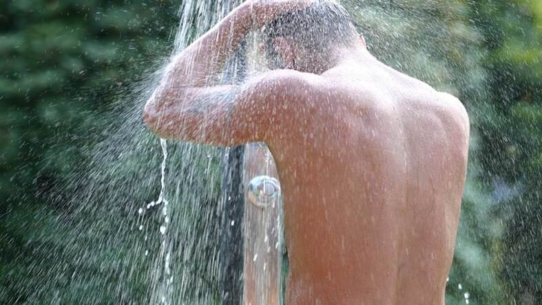 Kontrastinis dušas padeda vyrui nudžiuginti ir didina potenciją